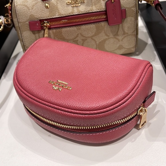 Coach Dome Cosmetic Case
Gold Rouge - Picture 10 of 16